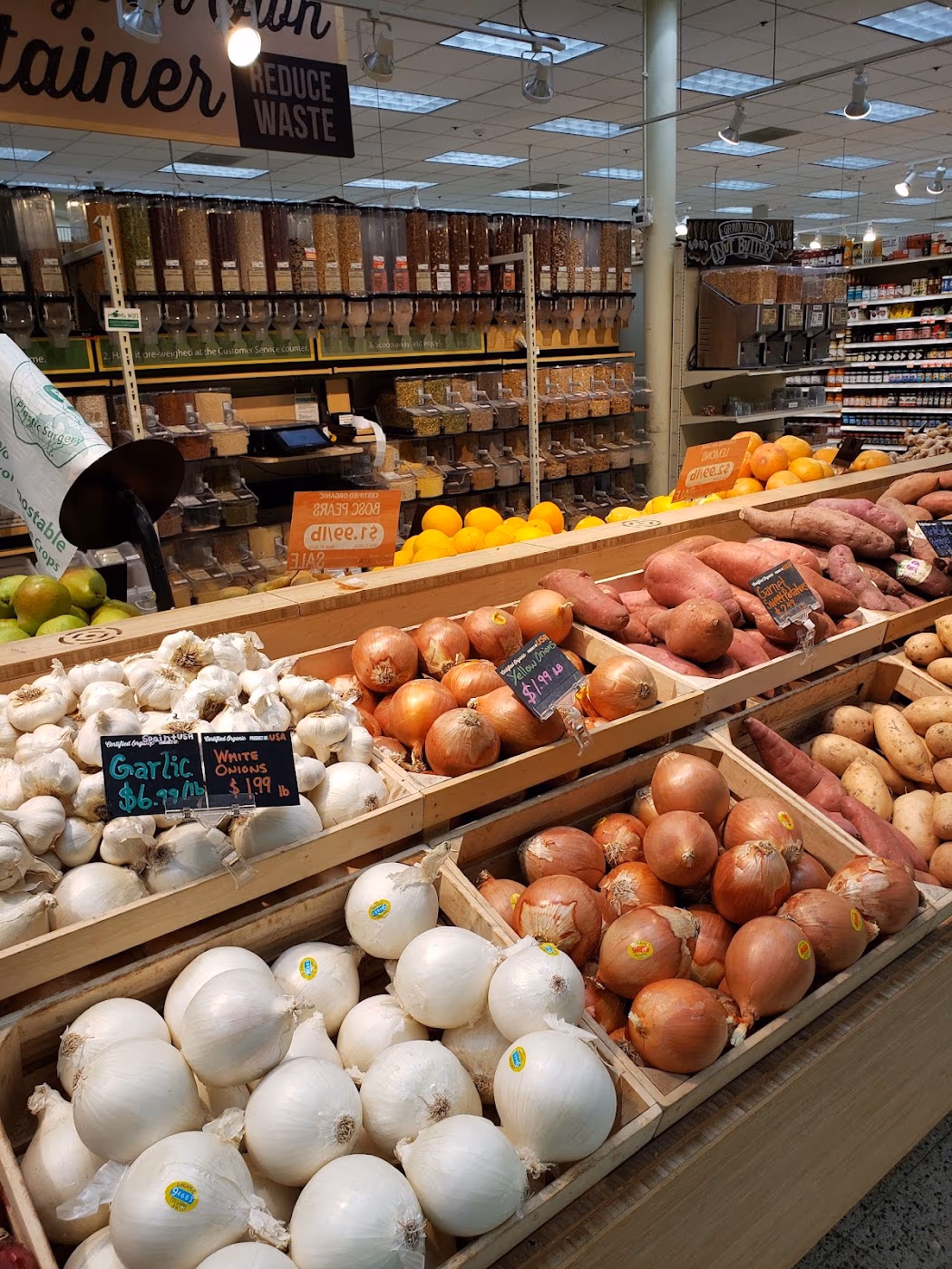 MOM's Organic Market photo 2