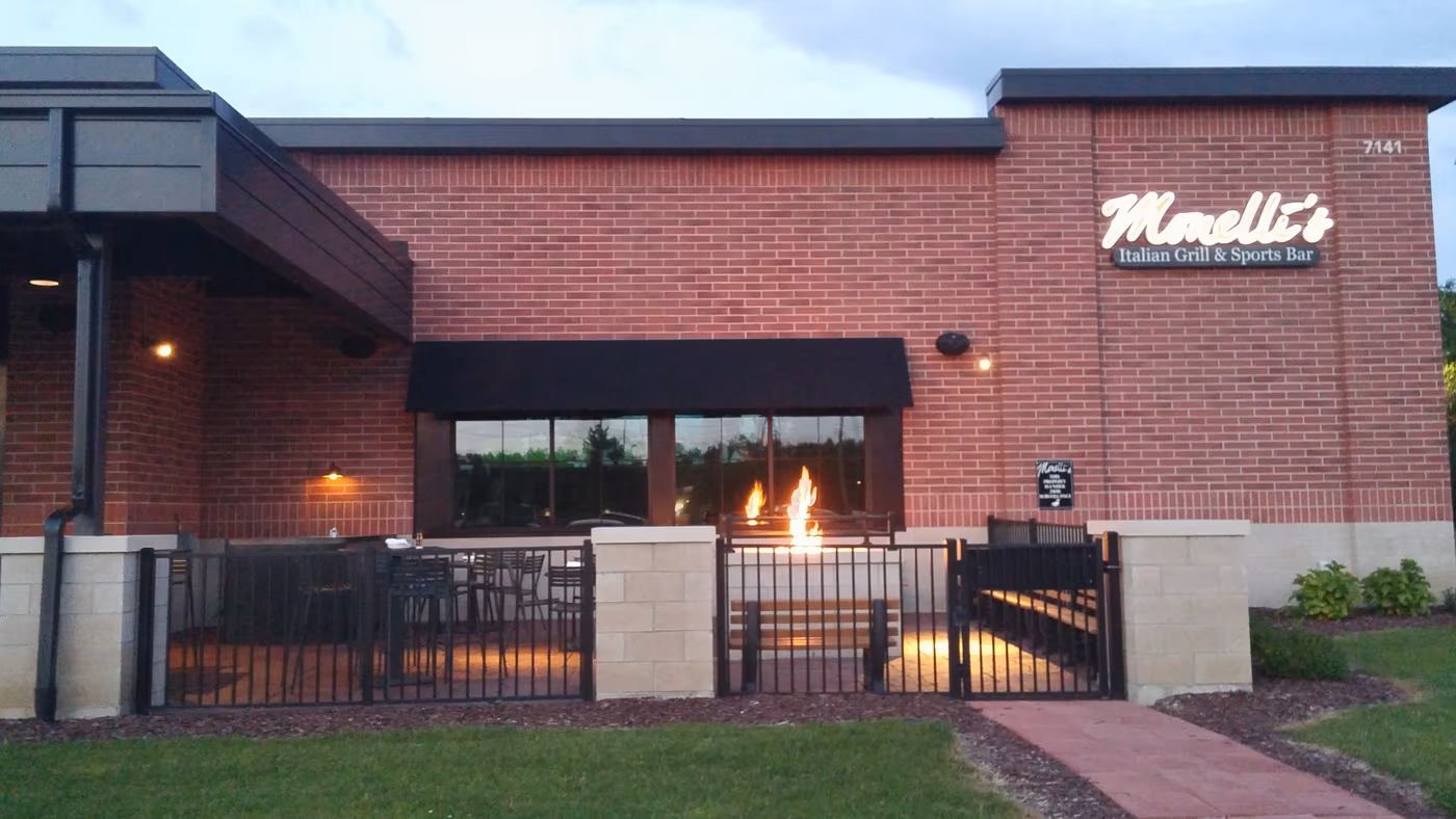 Monelli's Italian Grill & Sports Bar