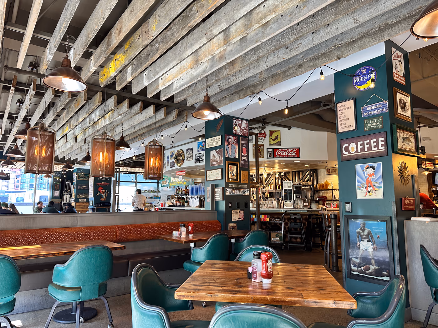 Moon's Kitchen Cafe