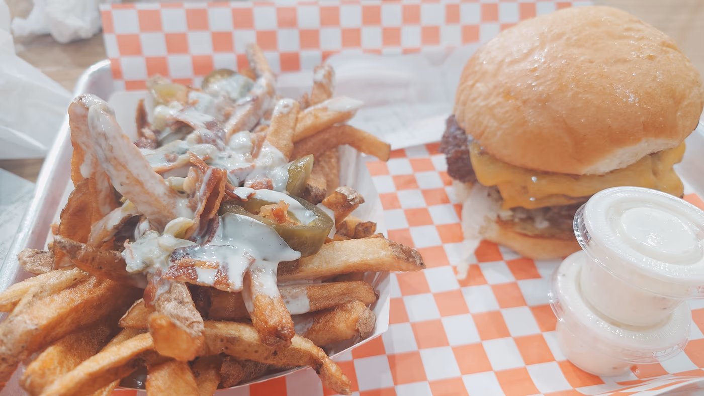 MOOYAH Burgers, Fries & Shakes photo 2
