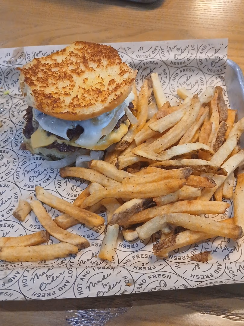 MOOYAH Burgers, Fries & Shakes