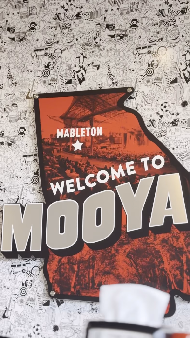 MOOYAH Burgers, Fries & Shakes photo 2
