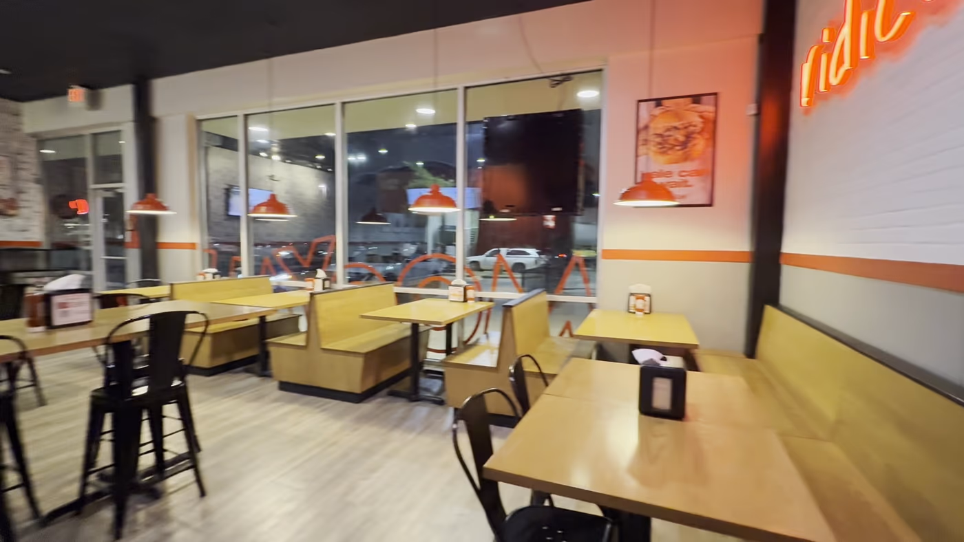 MOOYAH Burgers, Fries & Shakes photo 4