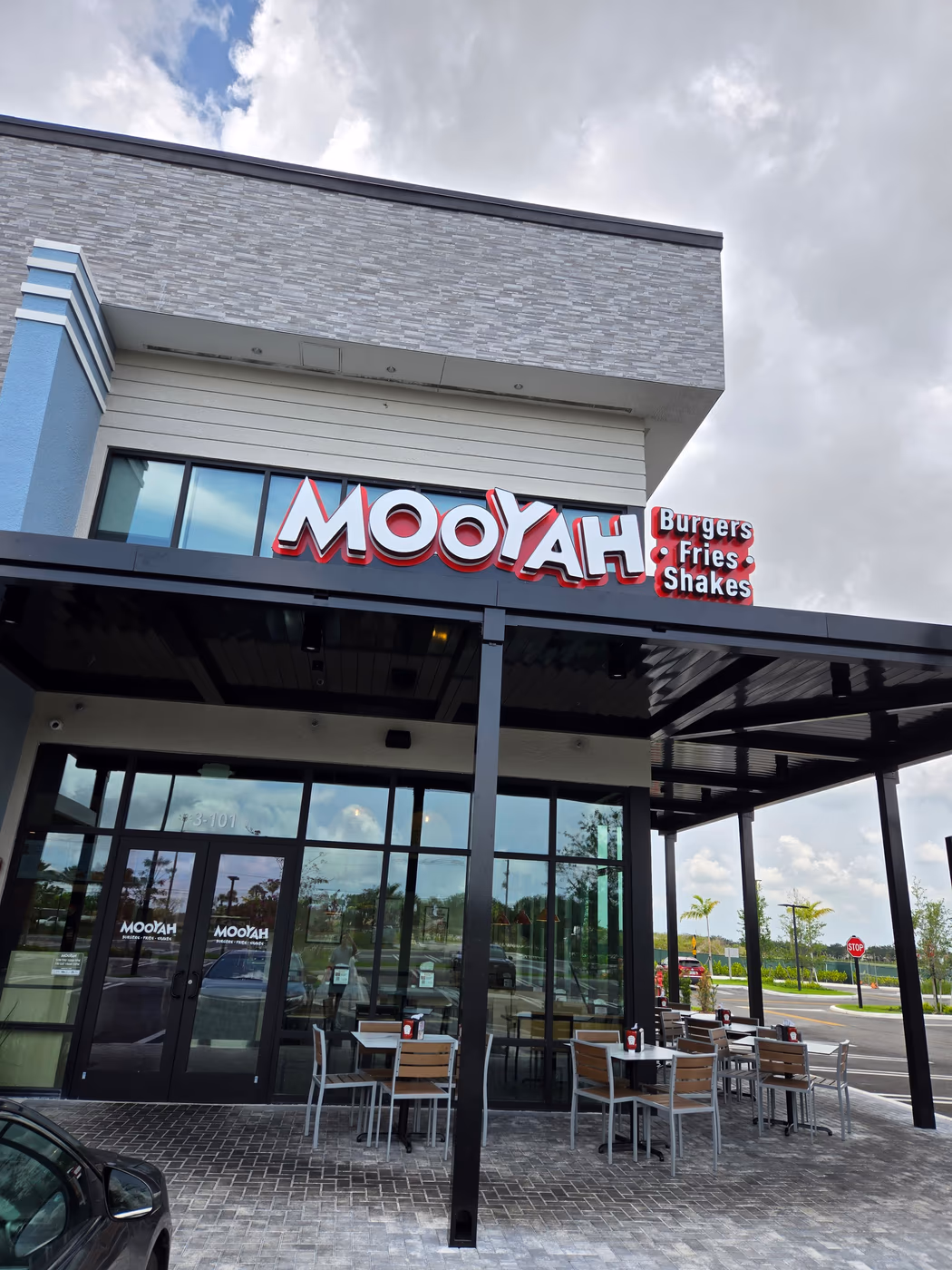 MOOYAH Burgers, Fries & Shakes