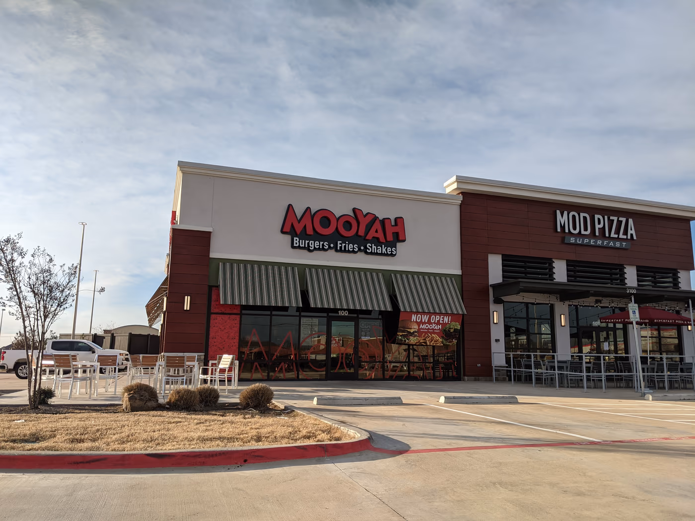 MOOYAH Burgers, Fries & Shakes photo 3
