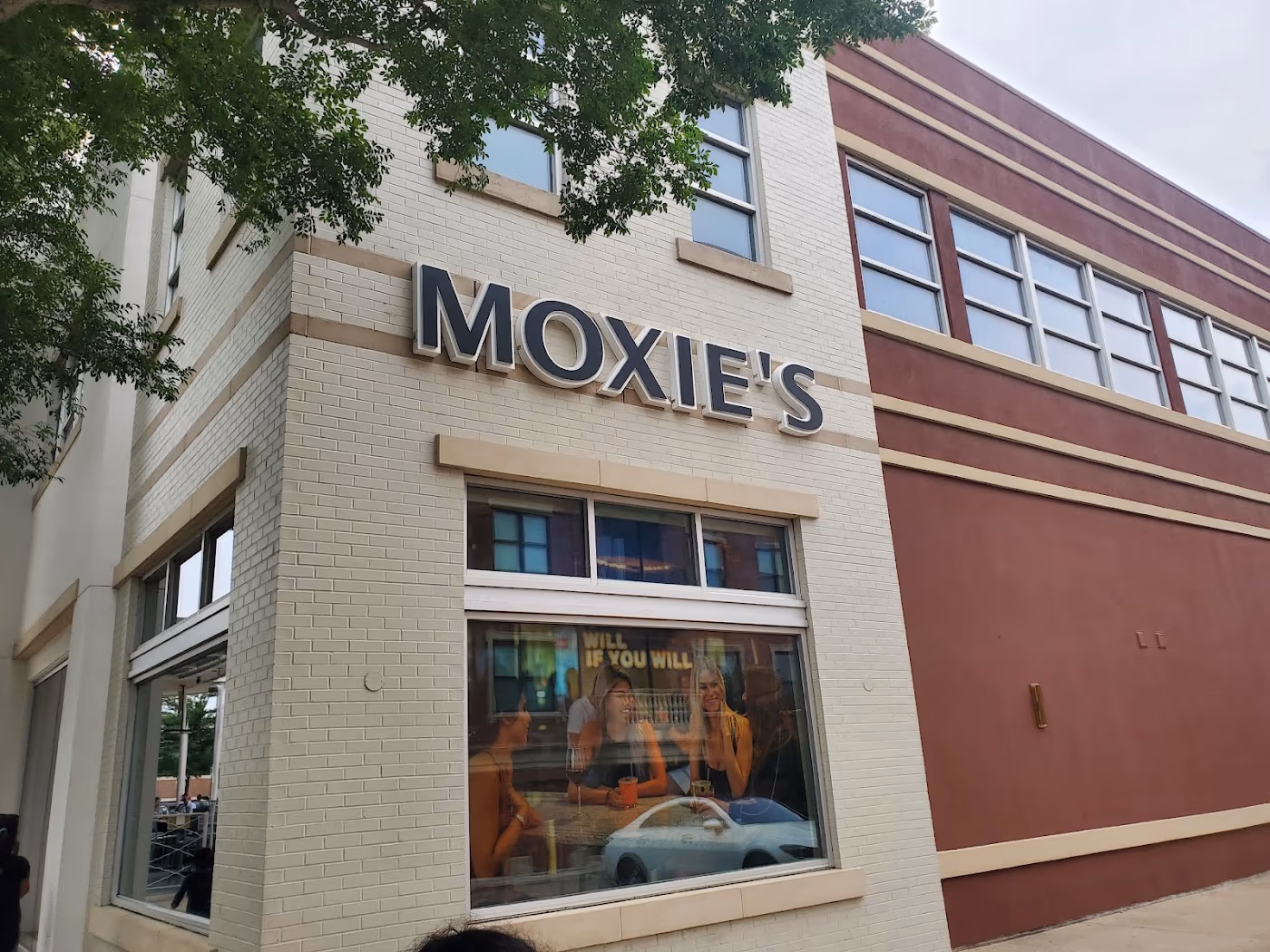 Moxies Southlake Restaurant