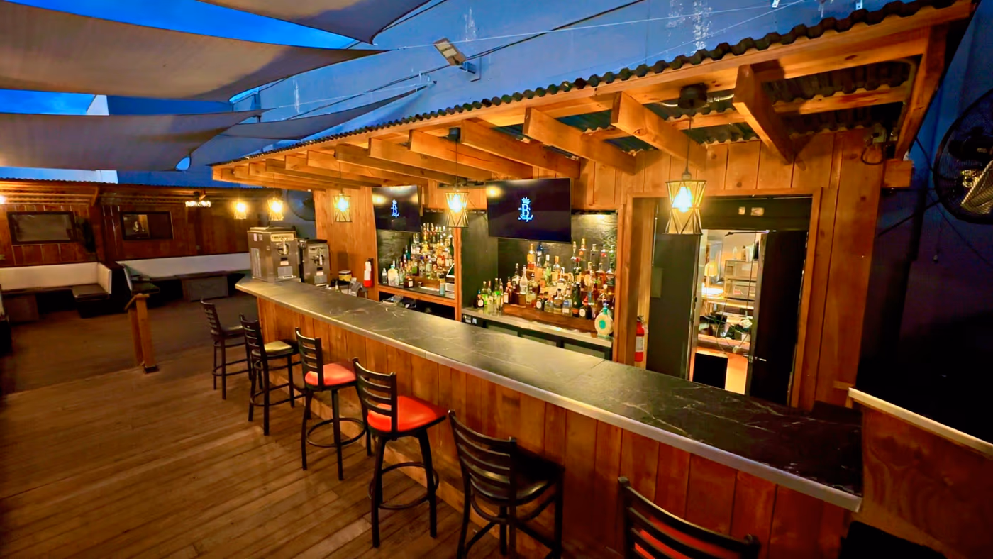 Mr.B’s Privileged Lounge