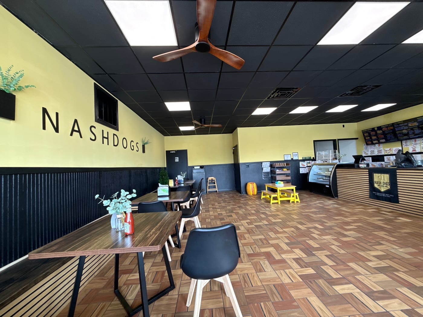 Nash Dogs Cafe