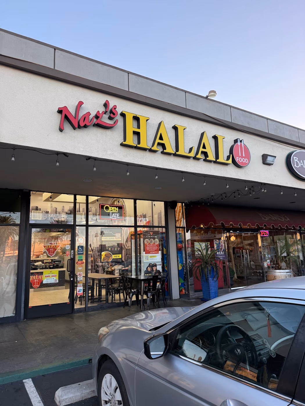 Naz's Halal Food photo 3