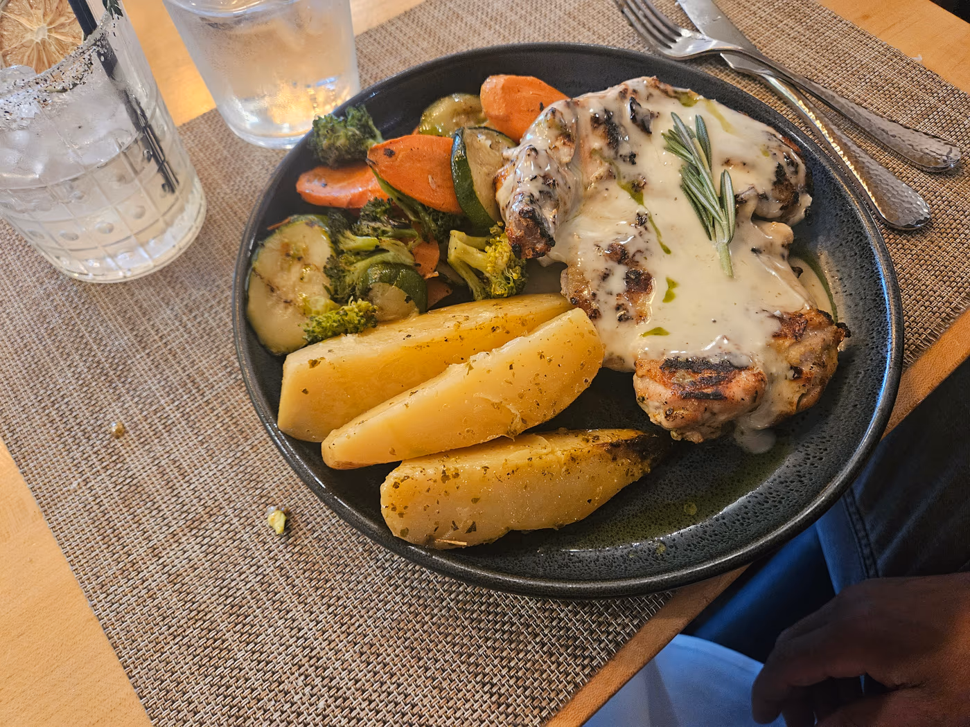 NISI Greek Taverna