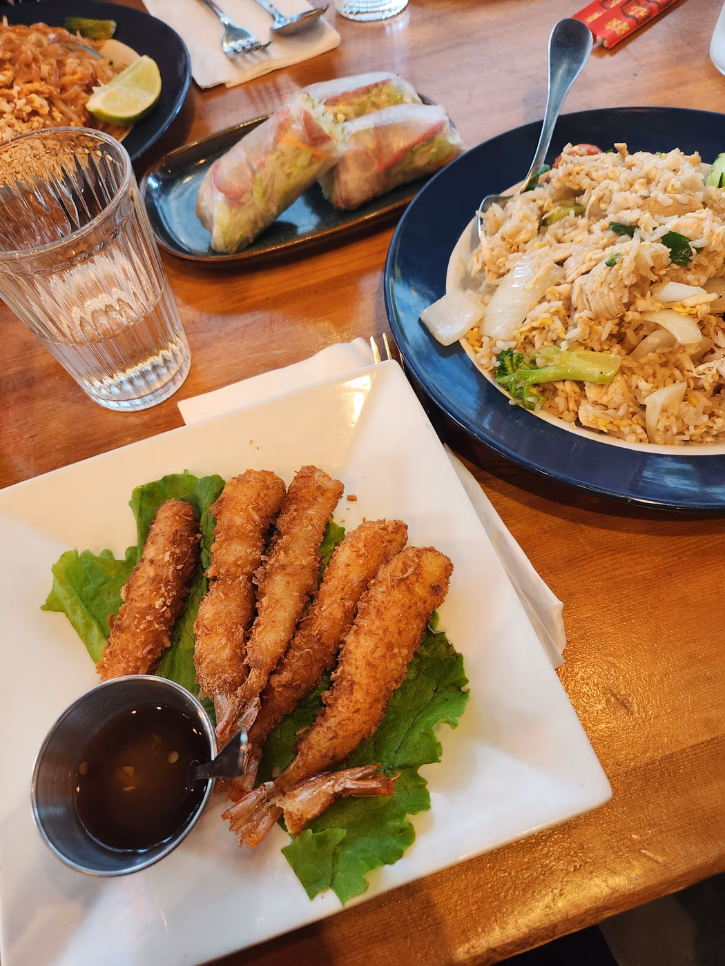 Nom Nom Restaurant and Grill photo 4