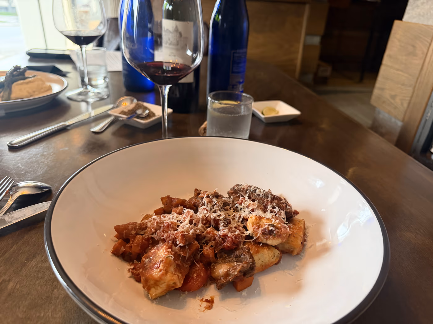 Novio's Bistro