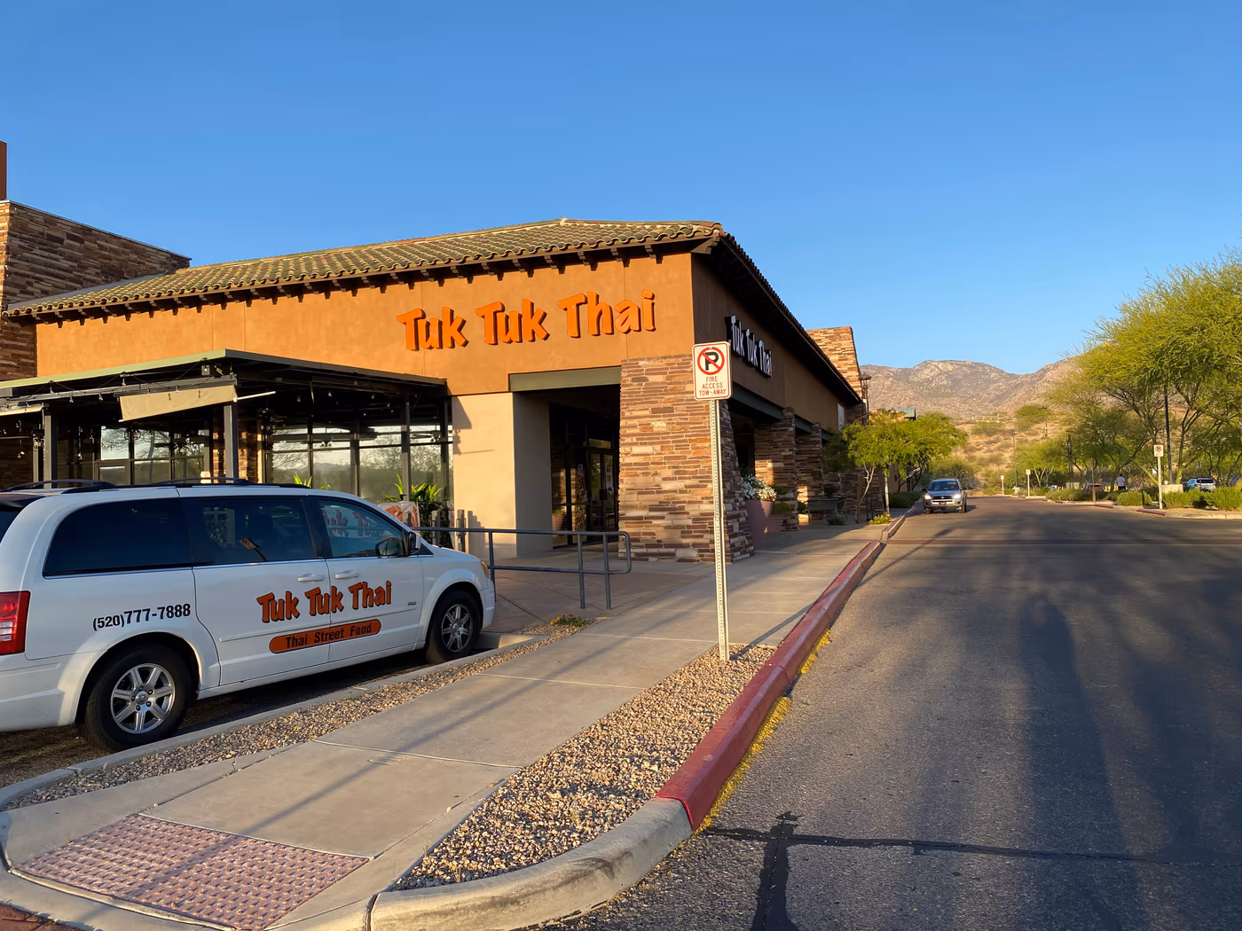 Noy’S Tuk Tuk Thai Oro Valley