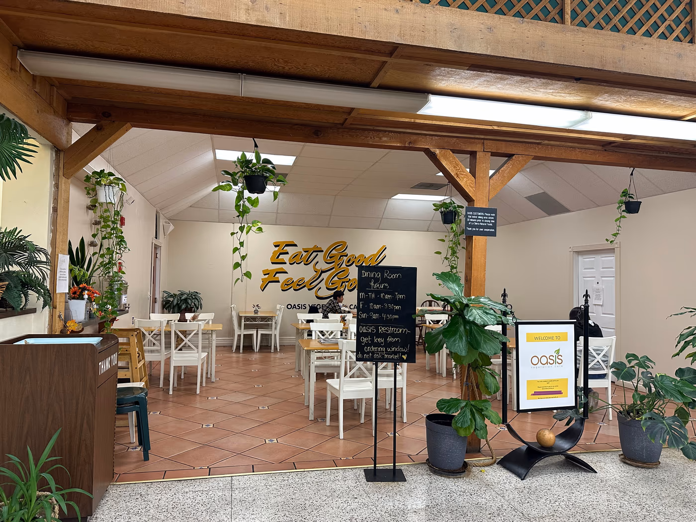 Oasis Vegetarian Cafe photo 2