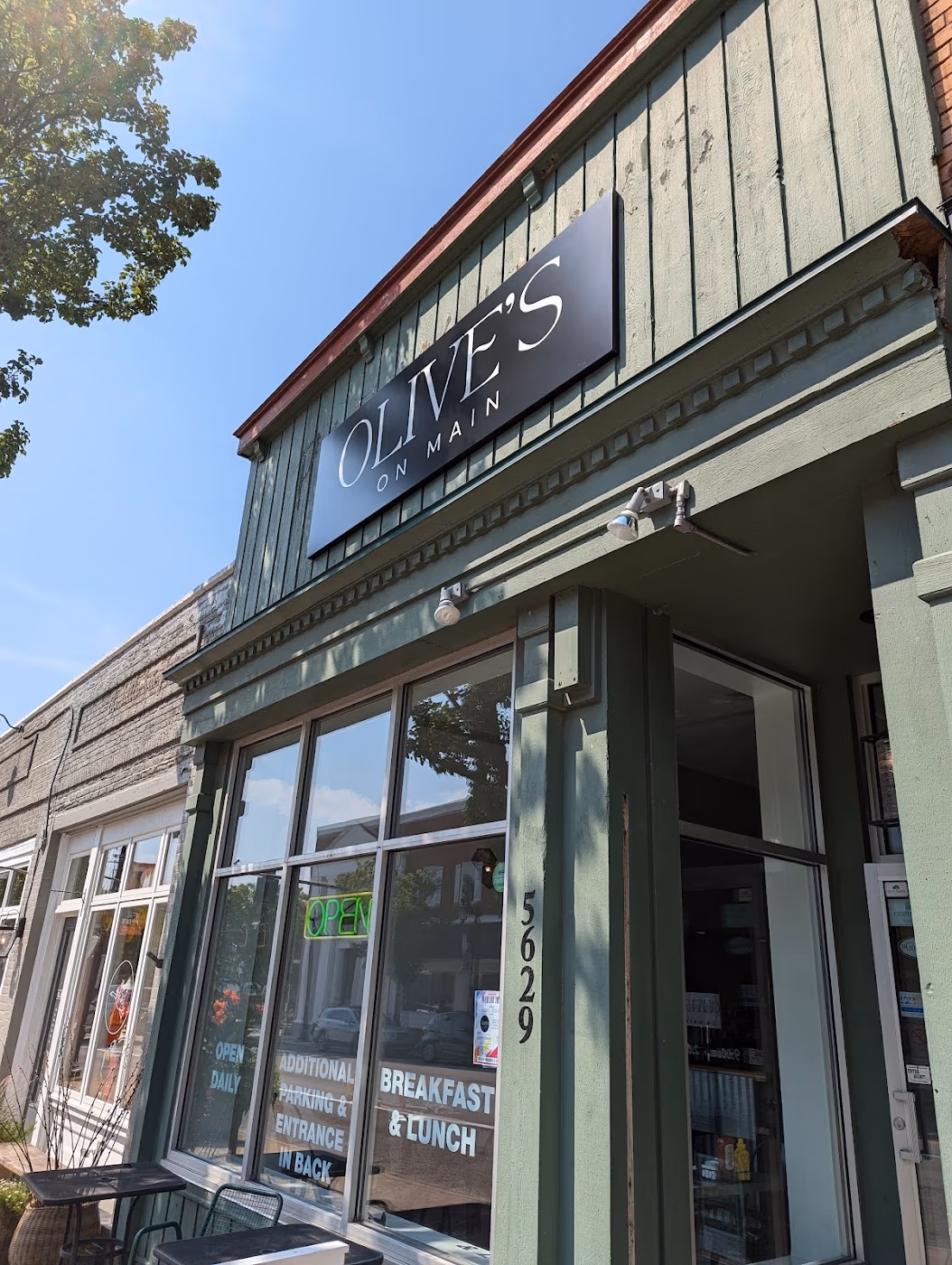 Olive's On Main