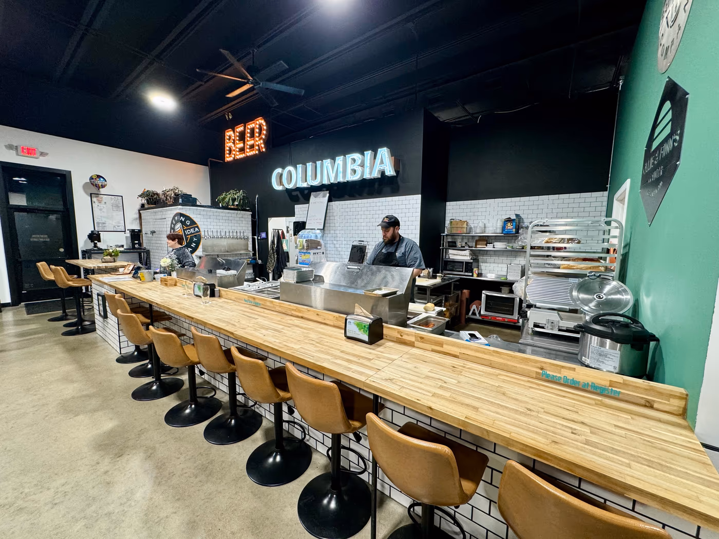 Ollie & Finn's Counter