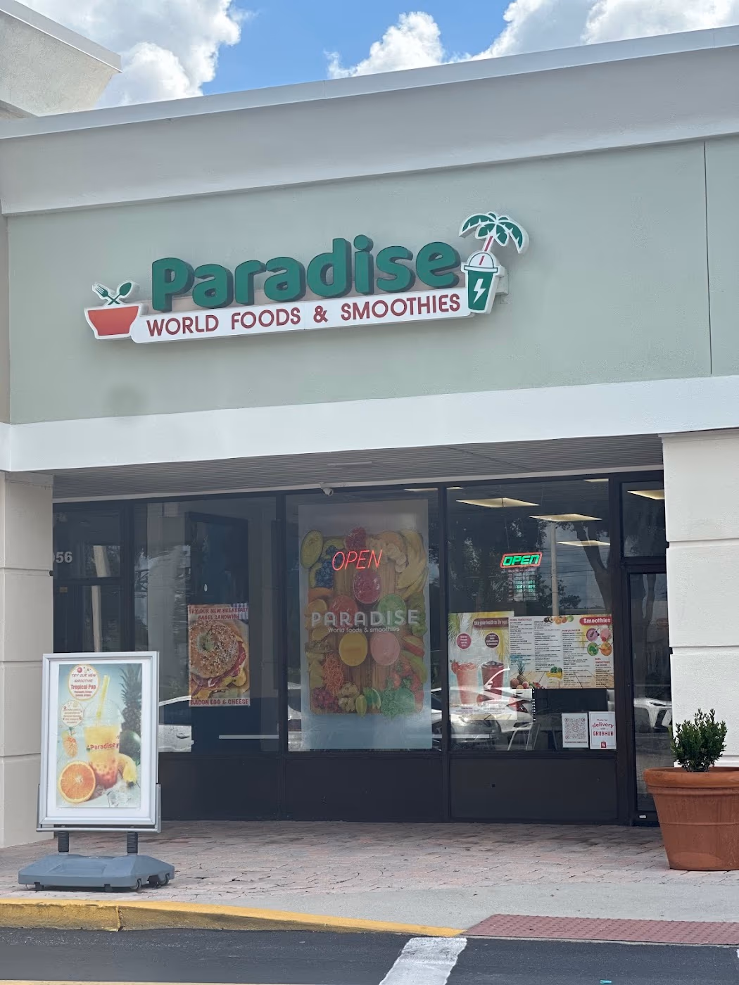 Paradise World Foods & Smoothies photo 3