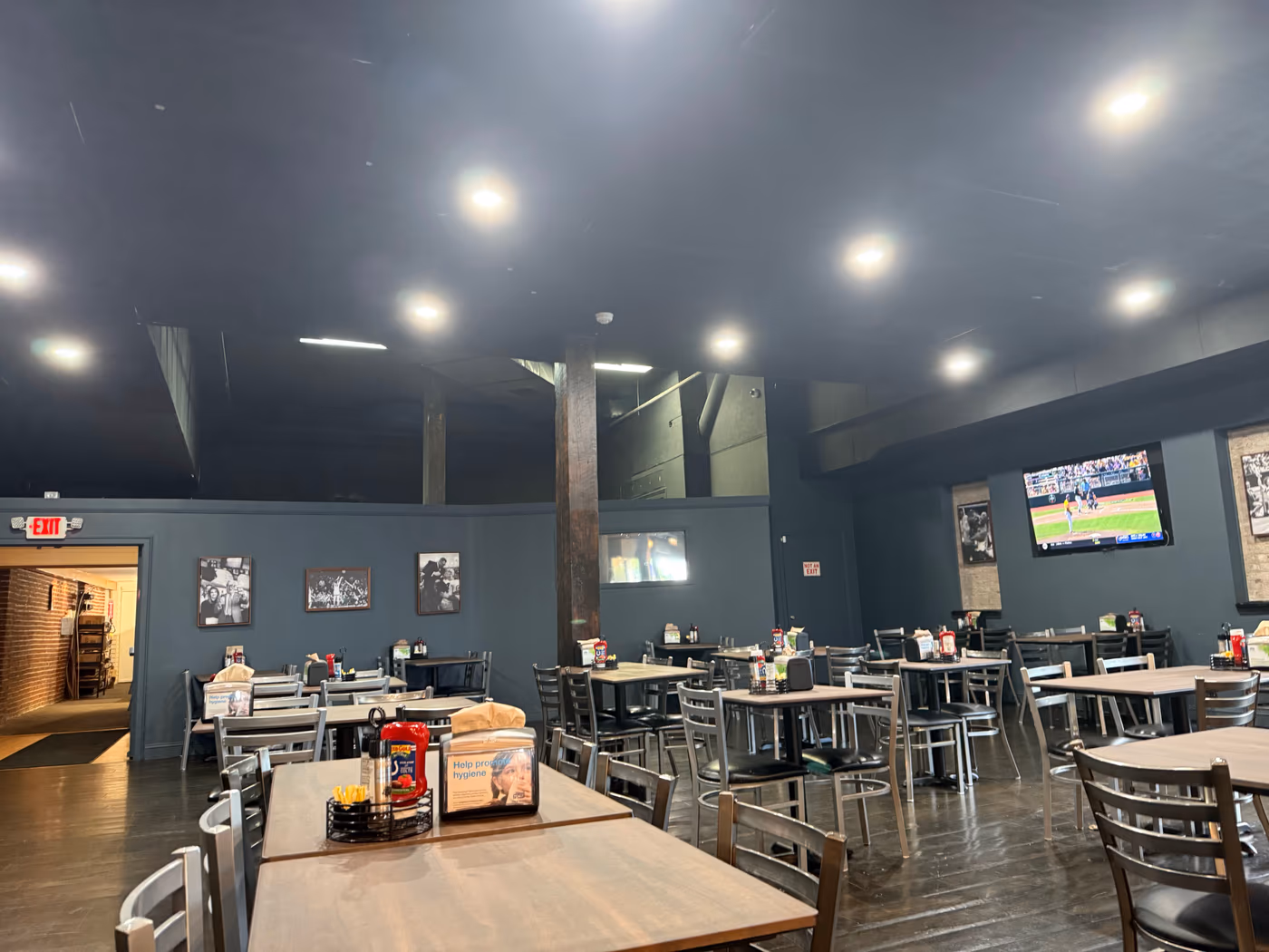 Parlay Sports Bar photo 2