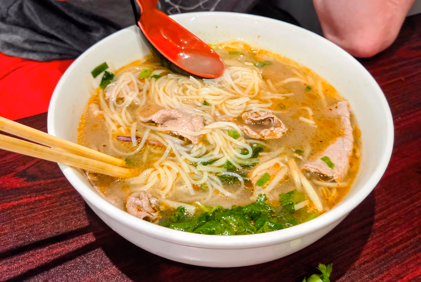 PHO LE Vietnamese restaurant photo 2