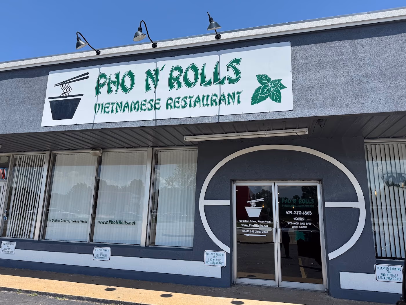 Pho N' Rolls
