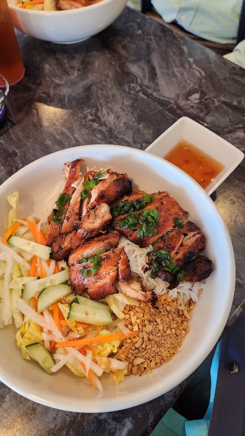 Pho N' Rolls photo 3