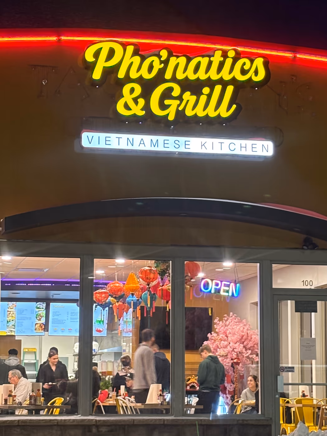 Phonatics & Grill photo 2