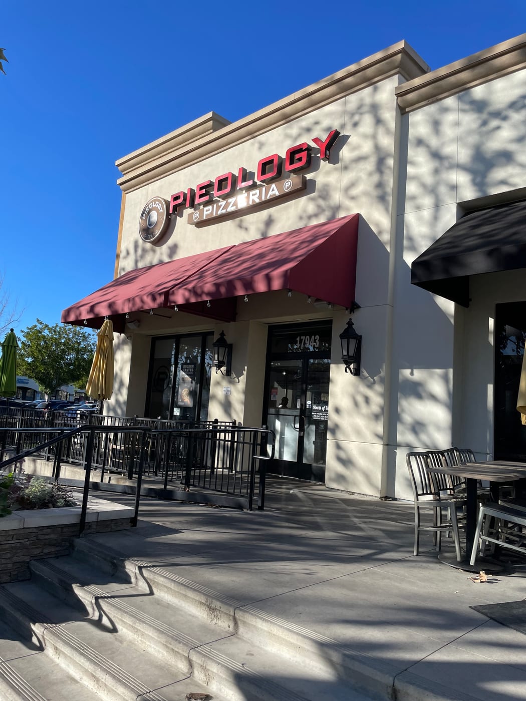 Pieology Pizzeria Granada Hills