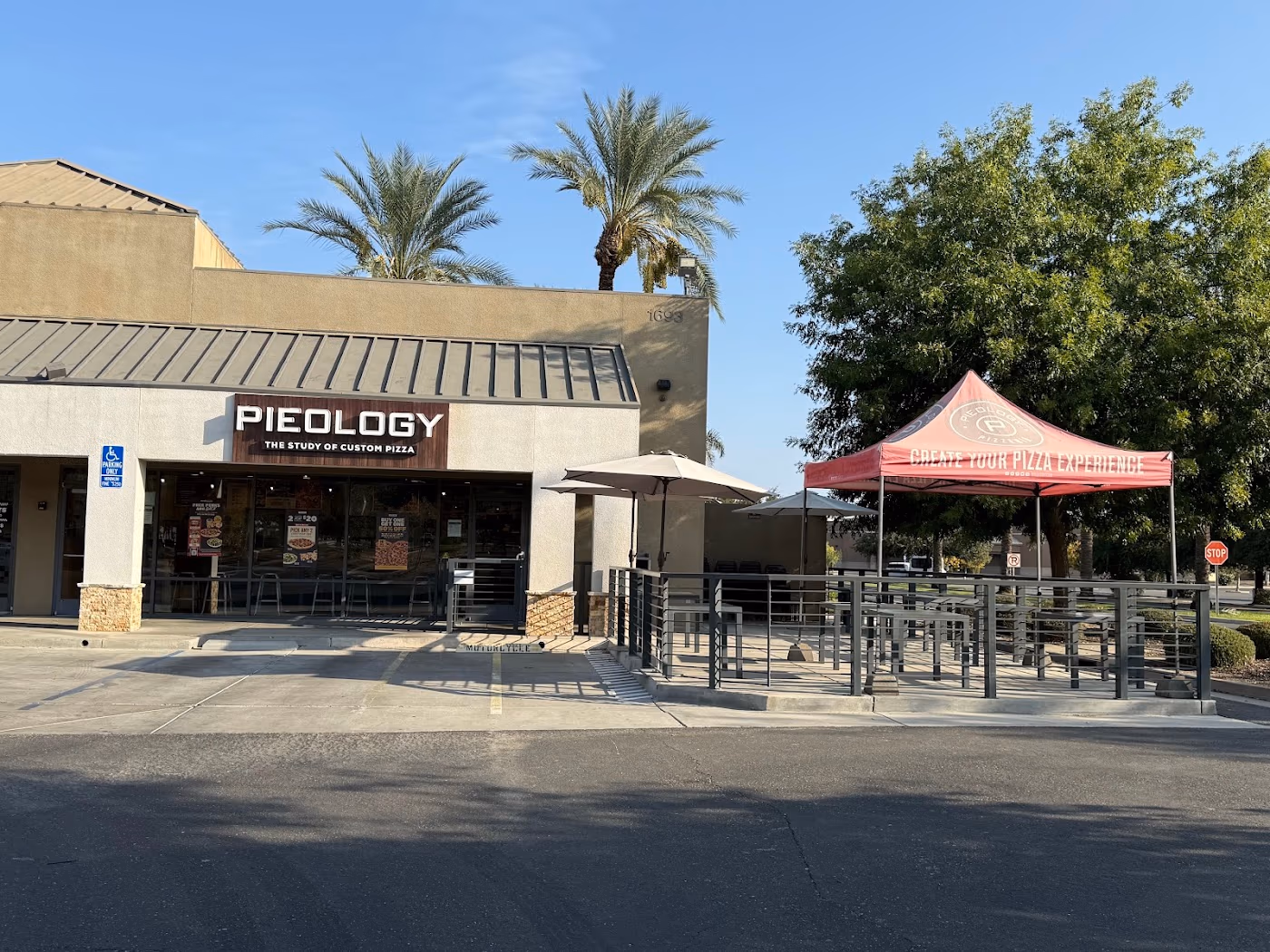 Pieology Pizzeria Hanford Mall