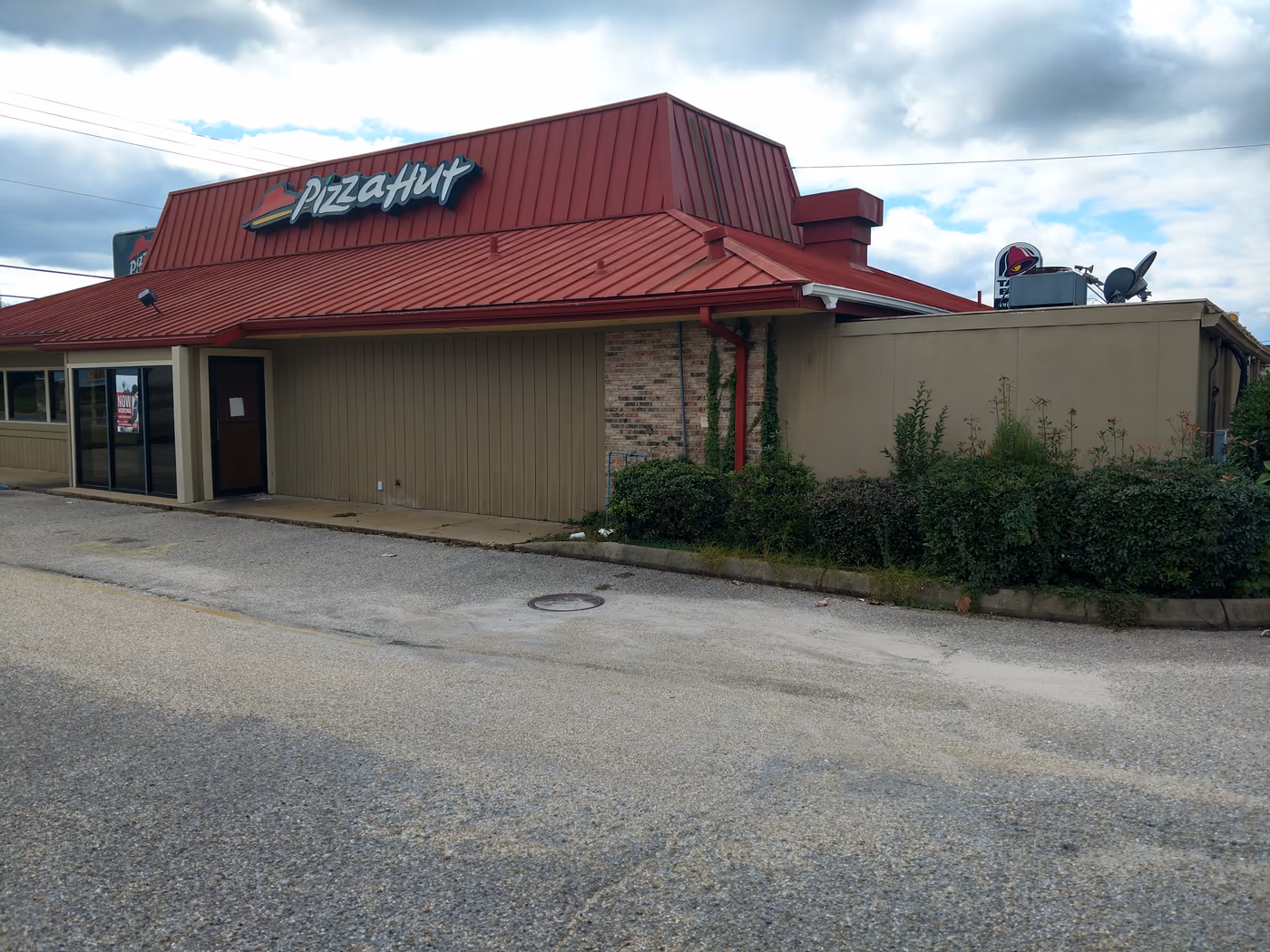 Pizza Hut photo 2