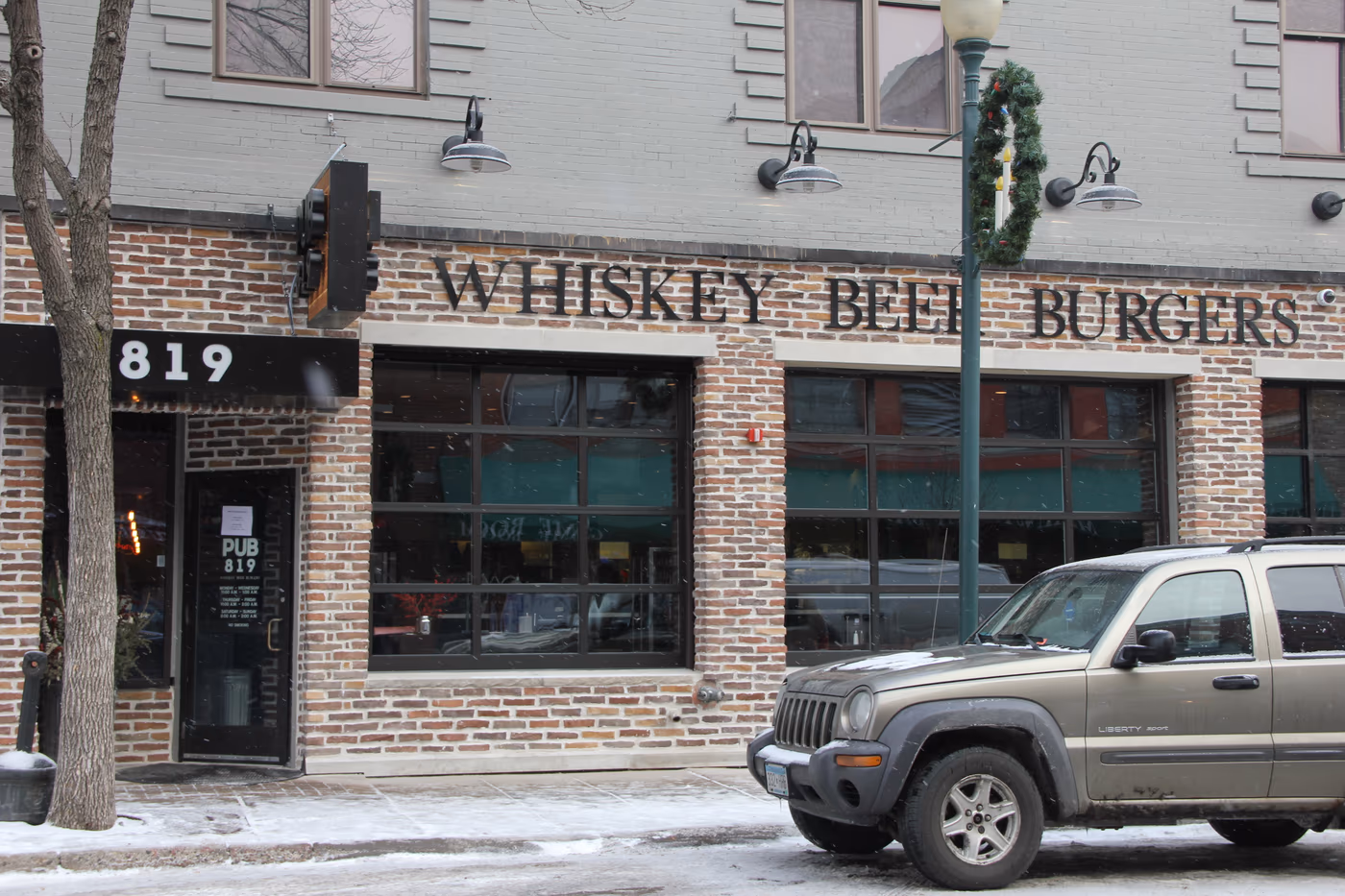 Pub 819