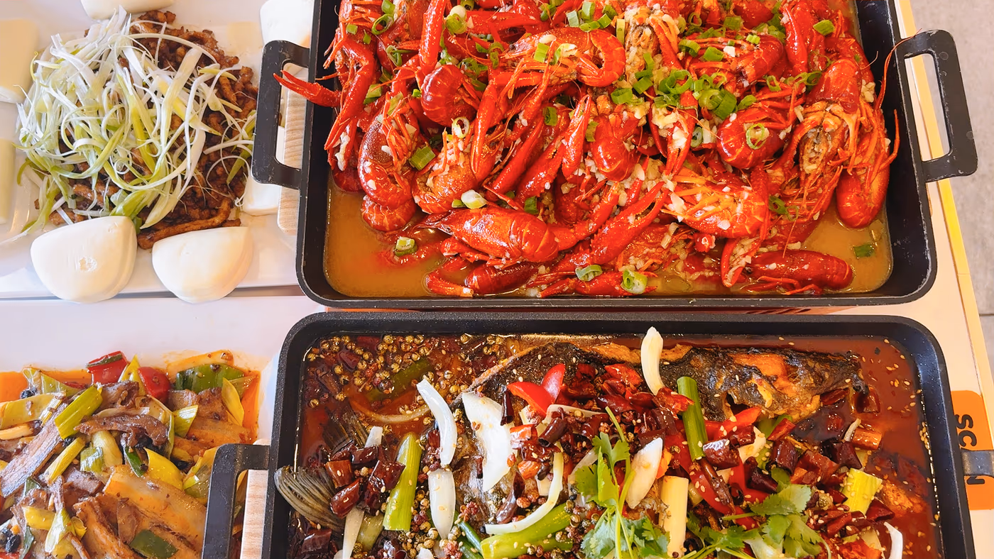 QJ KITCHEN秋金川菜馆SICHUAN WOK • BBQ • BISTRO