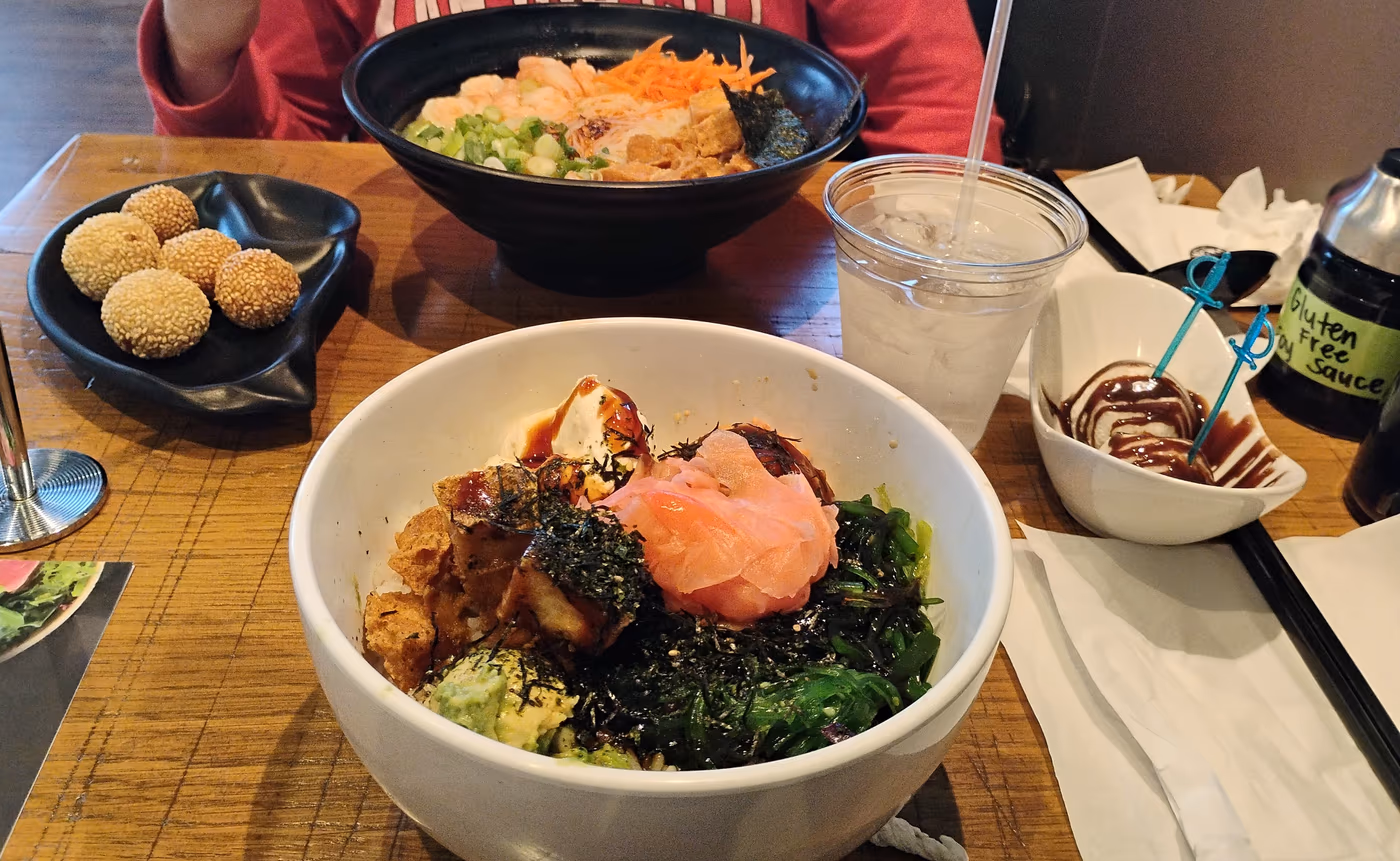 QZ Poke Ramen & Boba Tea