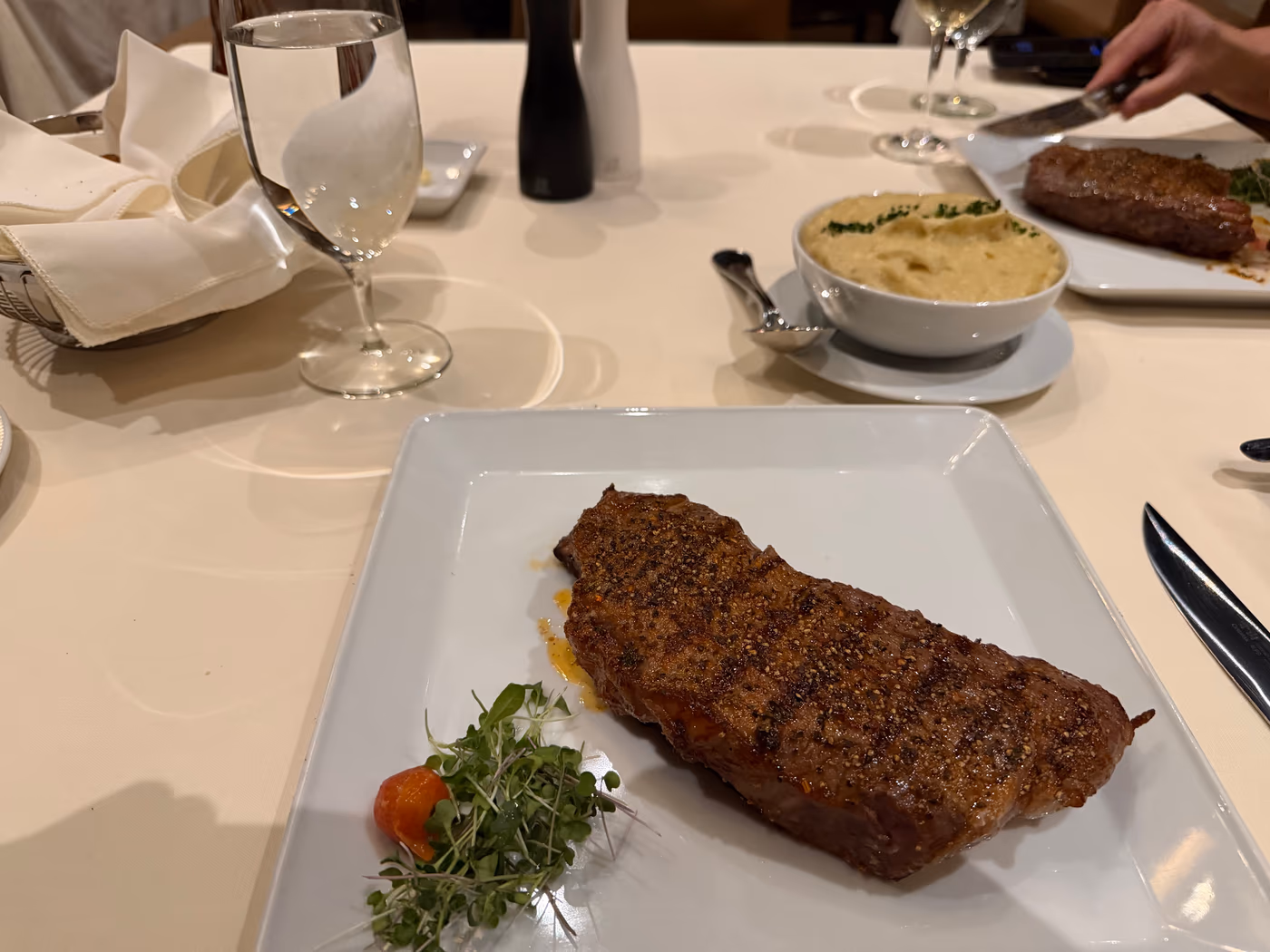 Red Oak Steakhouse | Saracen Casino Resort photo 2