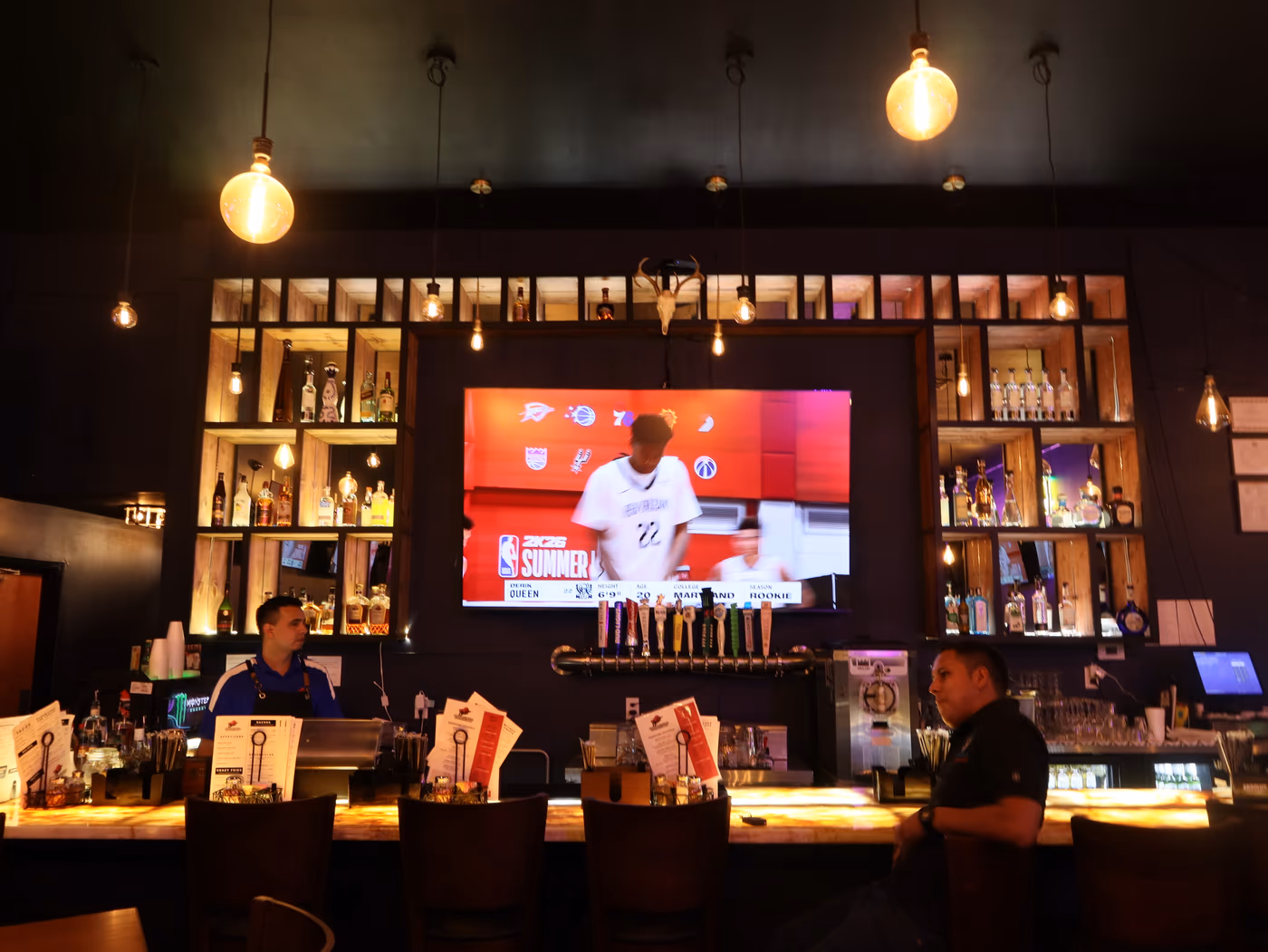 Restaurant Raging bull Sports Bar photo 3