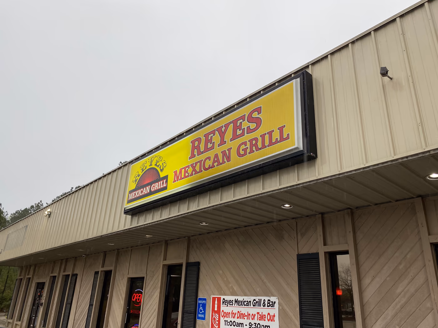 Reyes Mexican Grill and Bar photo 4