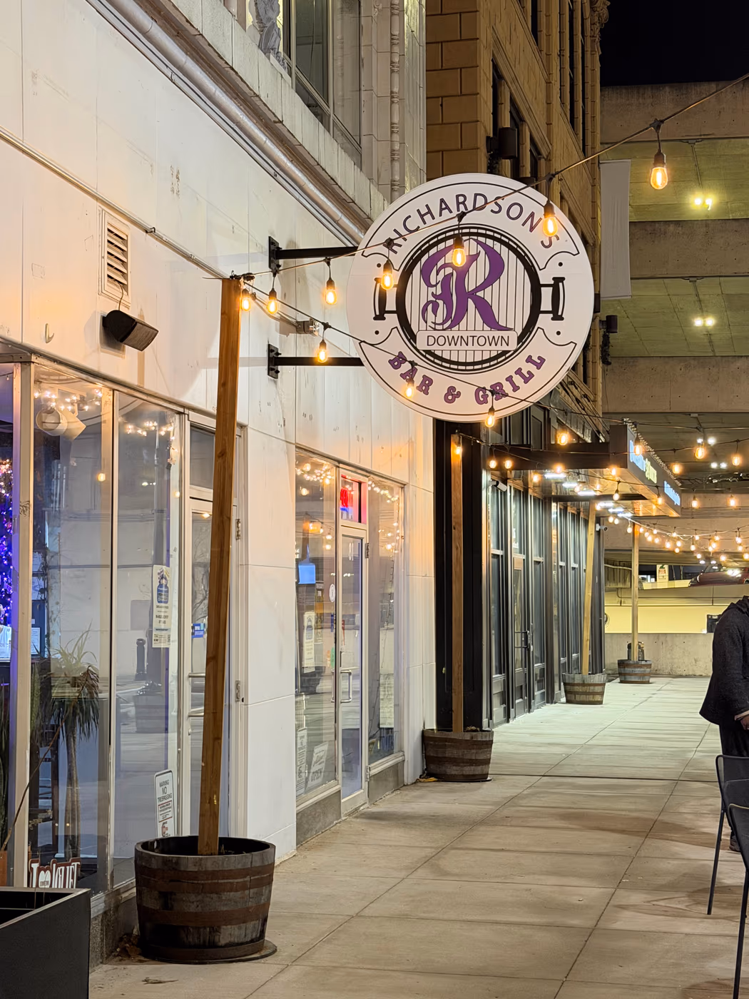 Richardson's Downtown Sports Bar and Grill photo 3