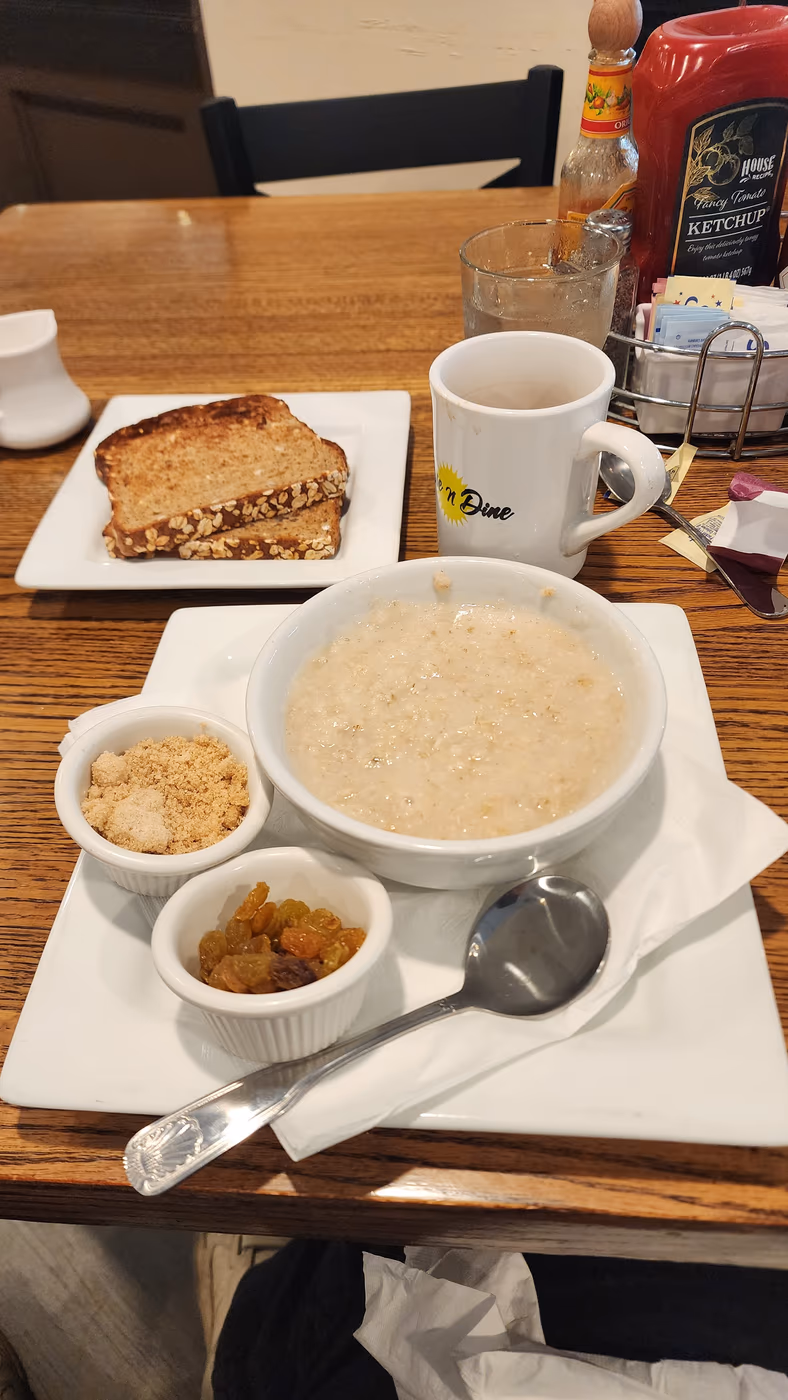 Rise n Dine Breakfast & Lunch Restaurant photo 3