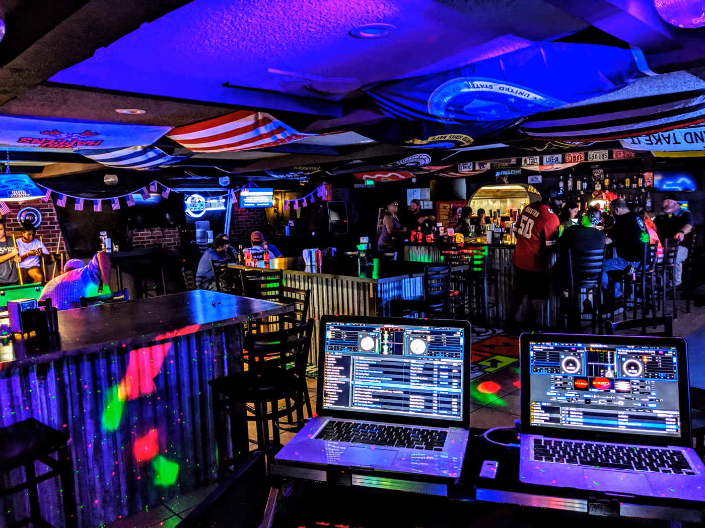 Roadside Bar & Grill