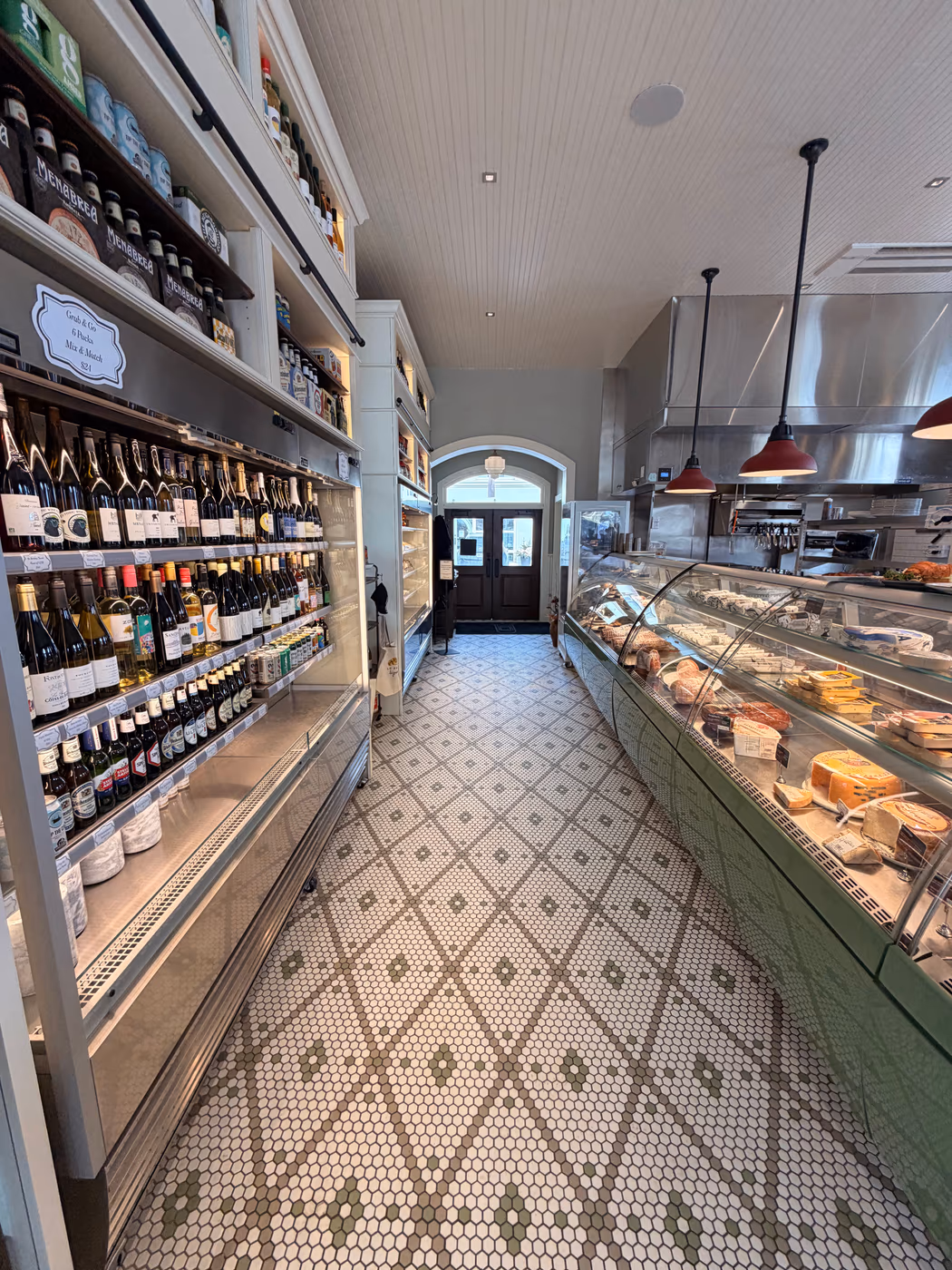 Roux & Lucia Bistro & Bakery