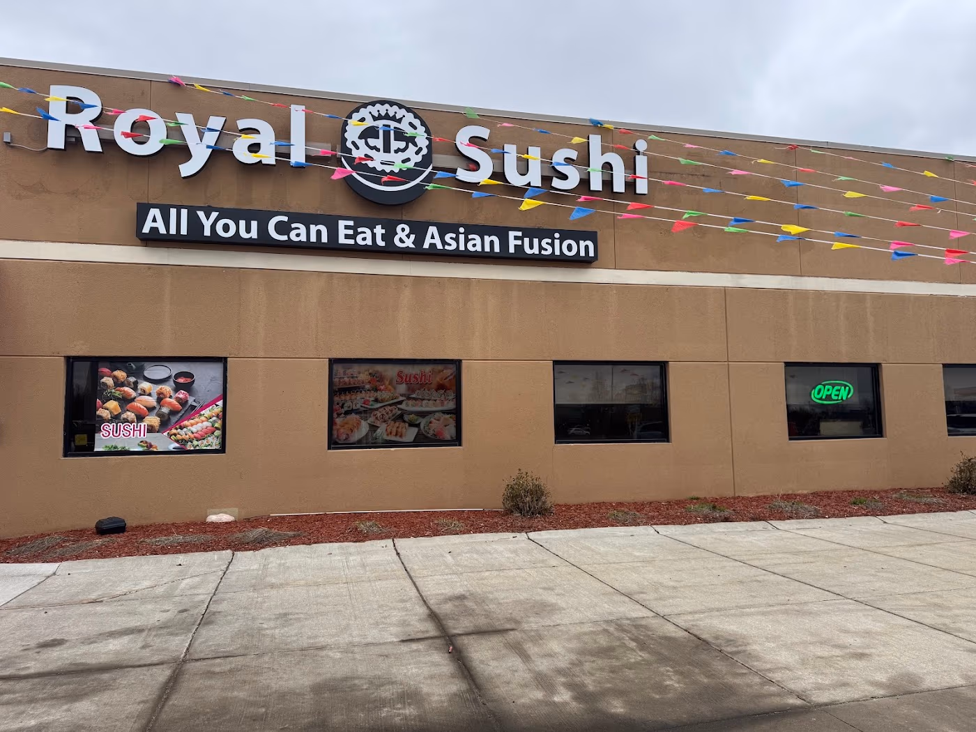 Royal Sushi photo 3