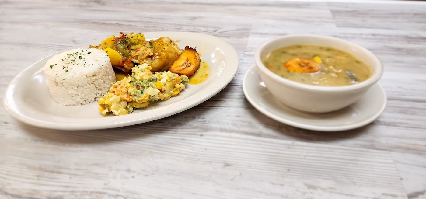 Sabores Latin Cuisine & Bakery photo 4
