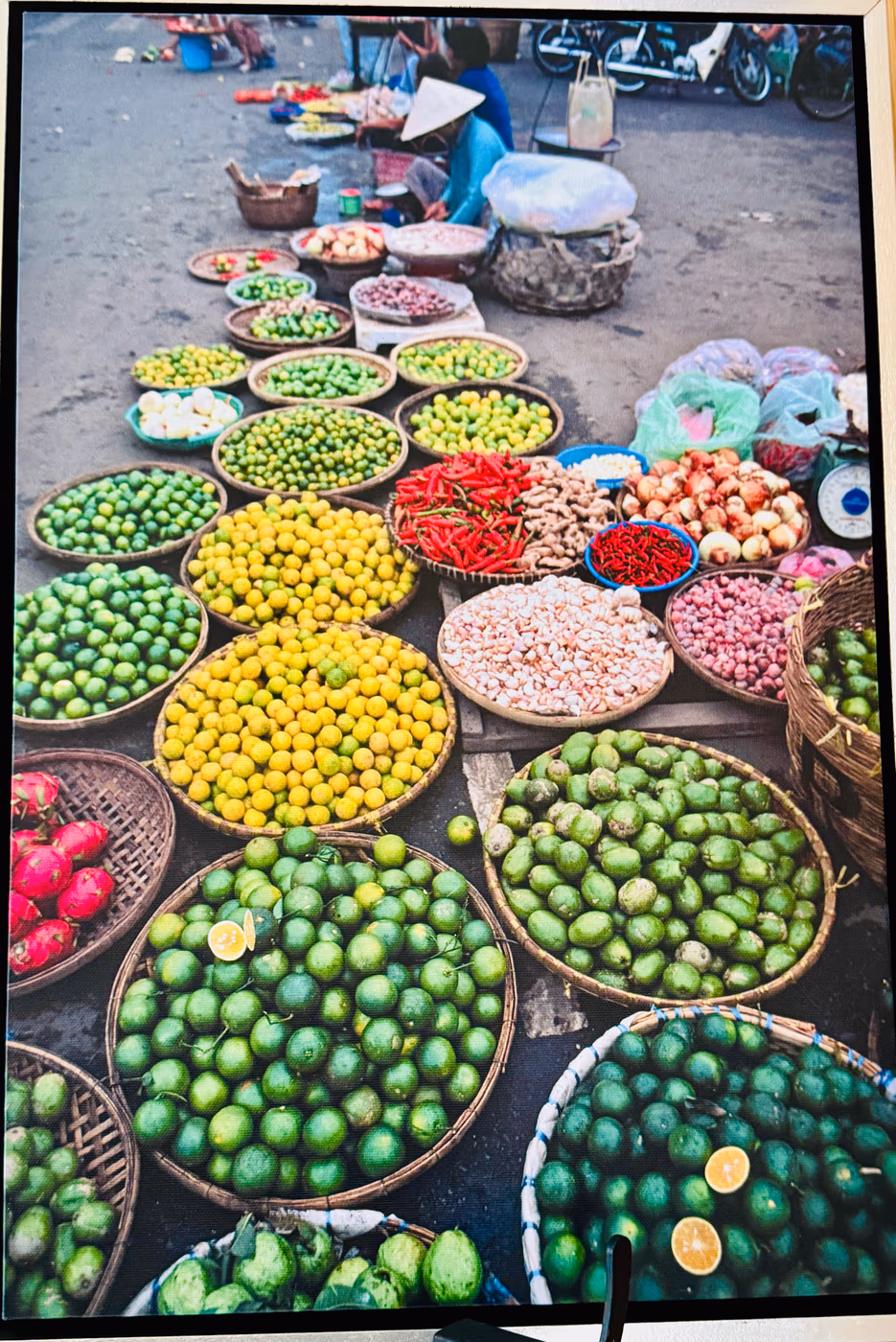 Saigon Table photo 3
