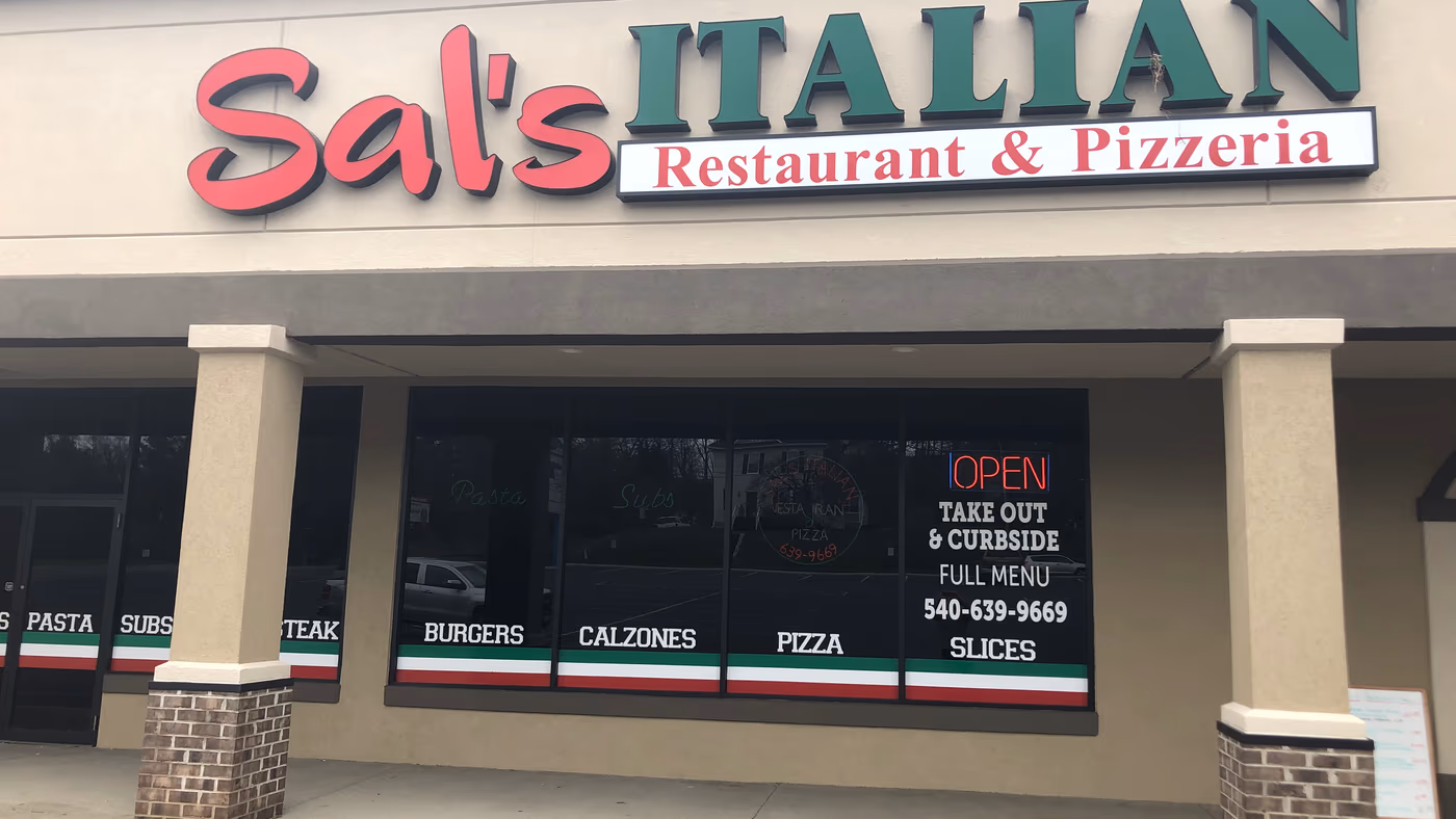 Sal's Italian Restaurant & Pizzeria West End Radford photo 2