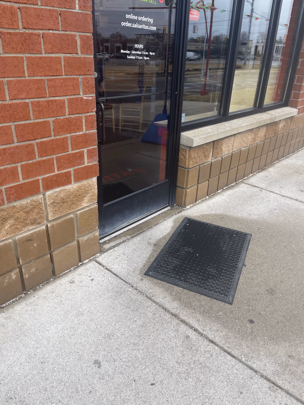 Salsarita's Fresh Mexican Grill photo 2