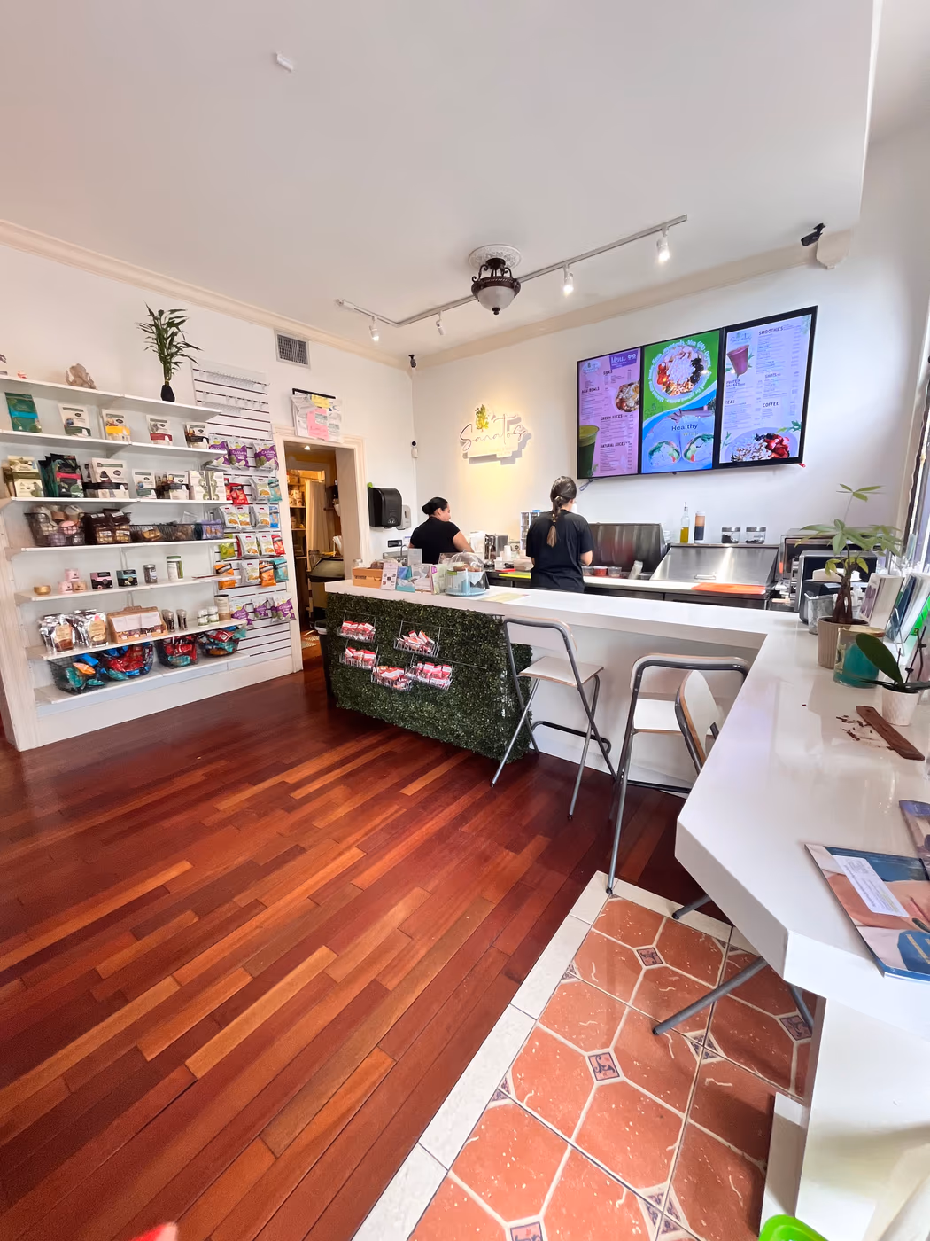 Sanatos Healthy Restaurant and Market photo 2