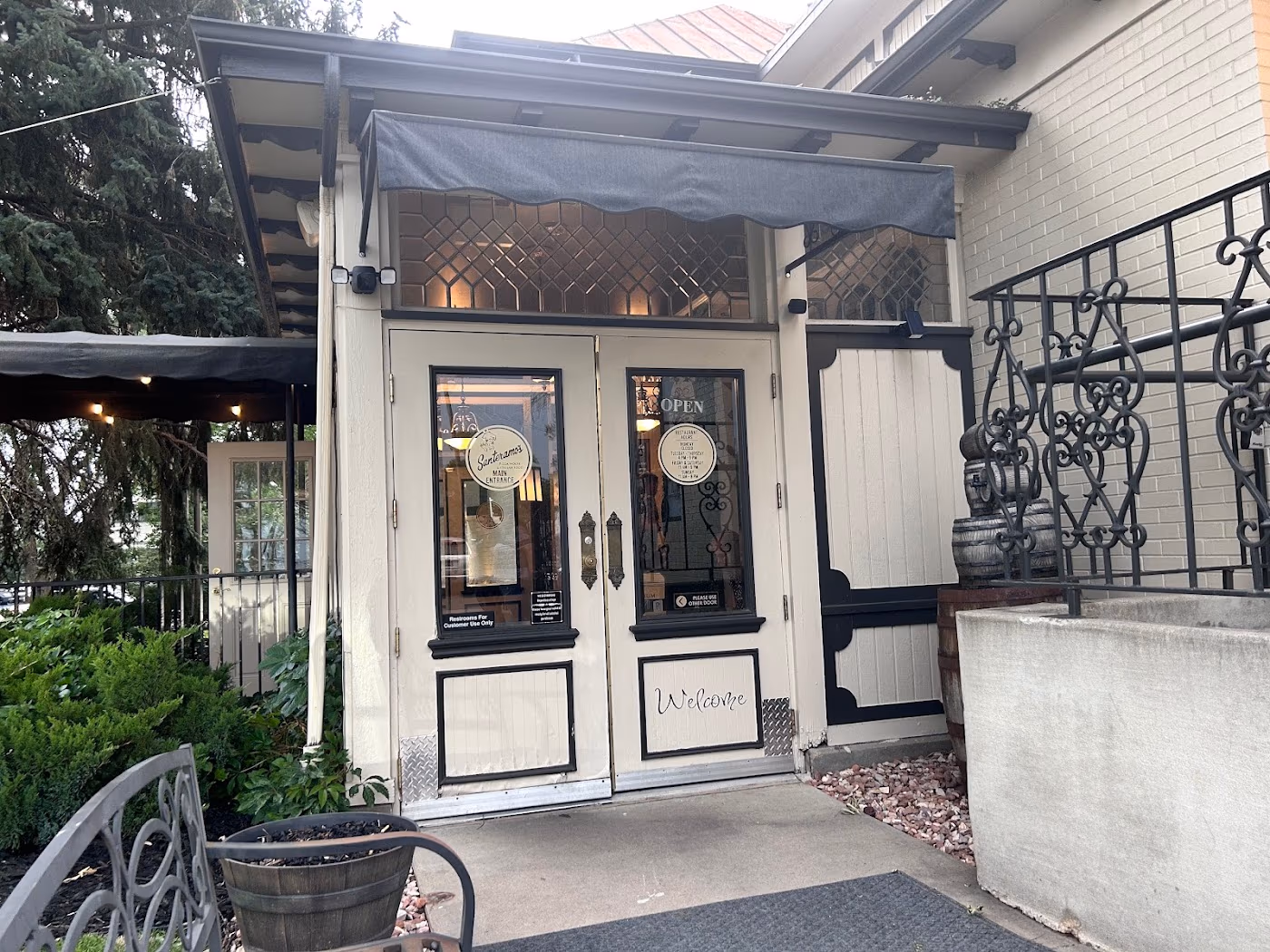 Santeramo's Pizza House and Italian Food