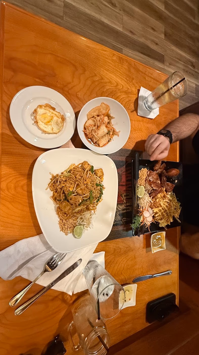 Sea Racha Asian Cuisine and Bar photo 3