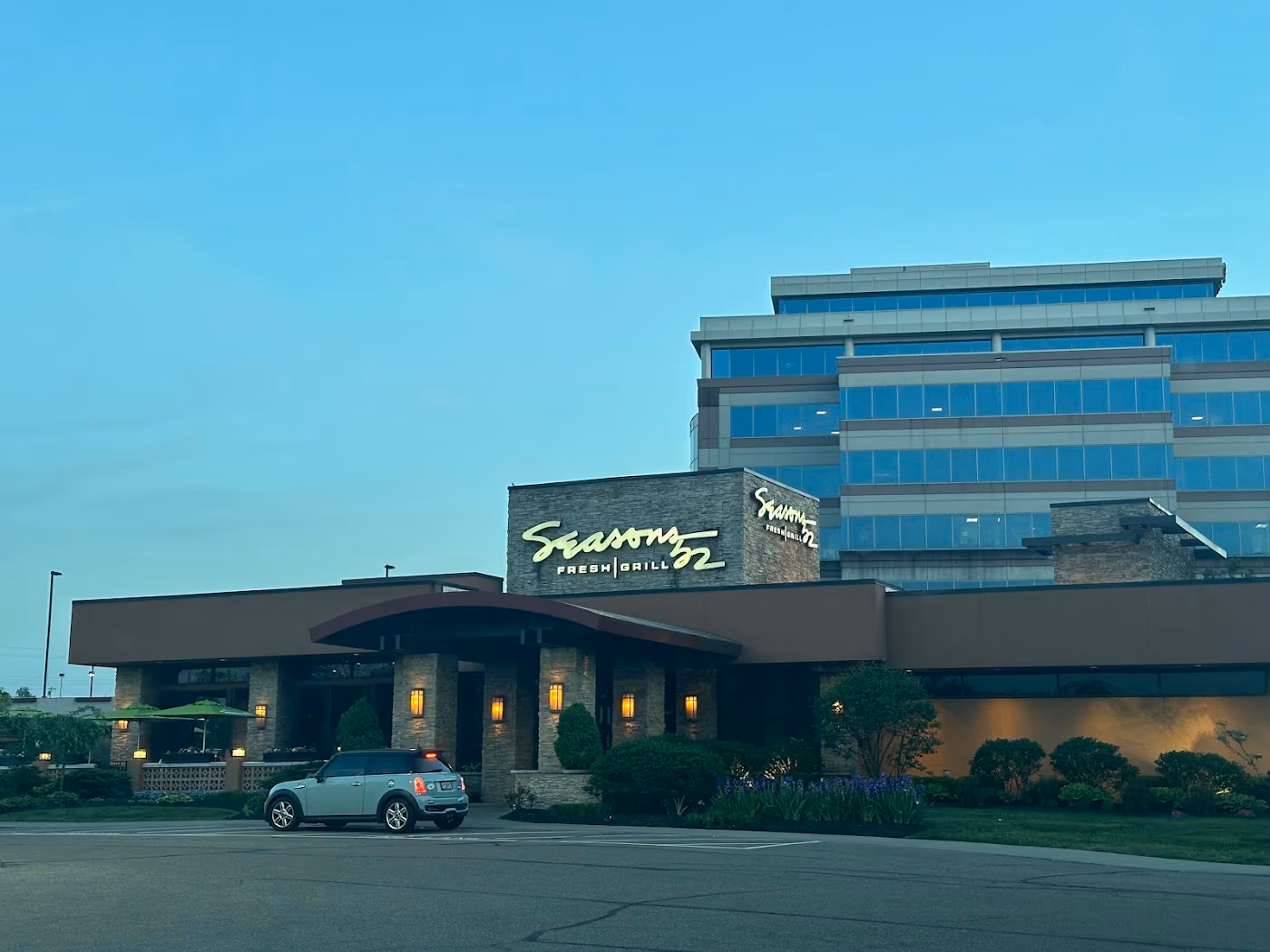 Seasons 52 photo 4