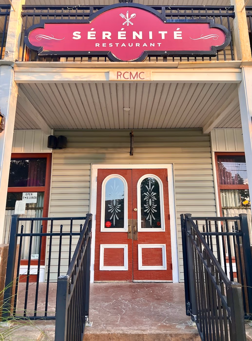 Sérénité Restaurant & Culinary Institute