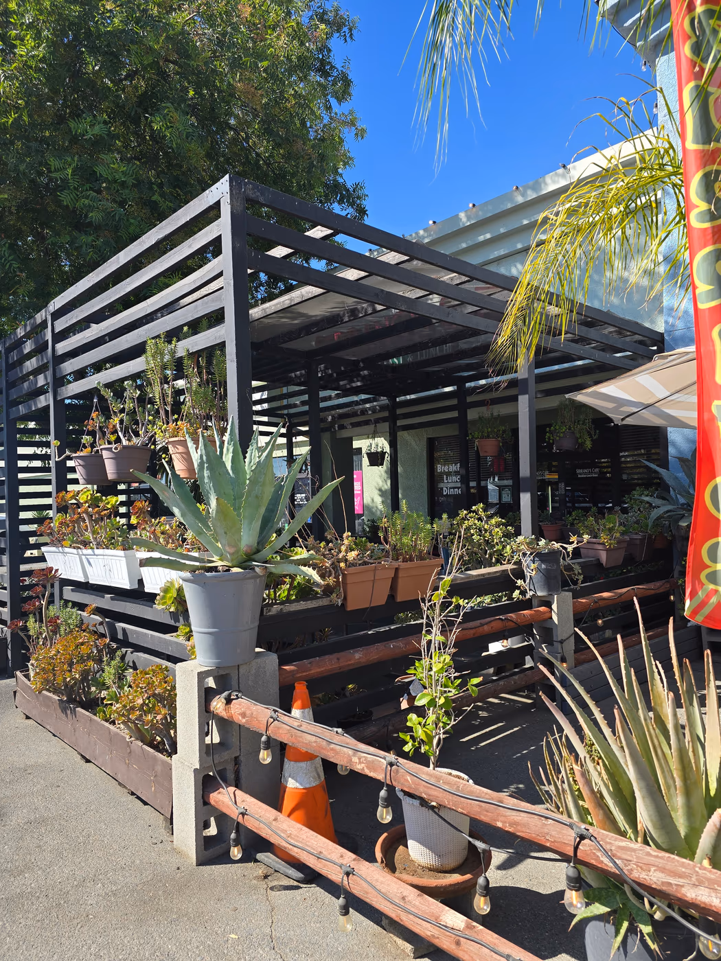 Serrano's Cafe